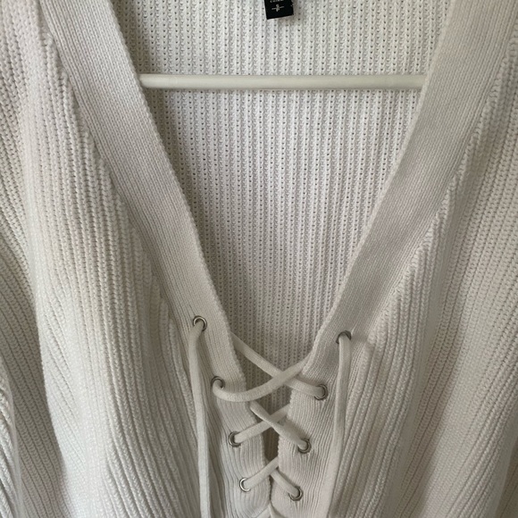 Express white sweater - Picture 3 of 3